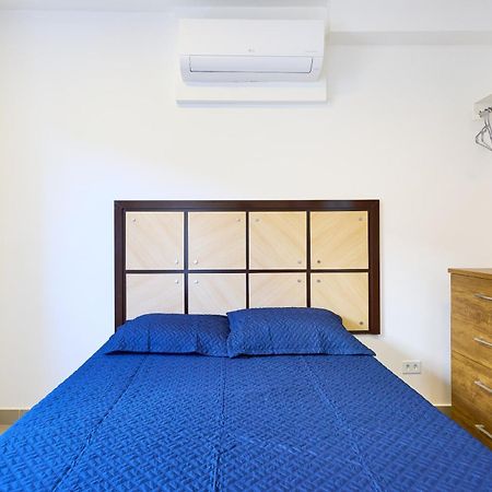Orla Ubatuba 300 Metros - Ar Condicionado, Varanda Gourmet ภายนอก รูปภาพ